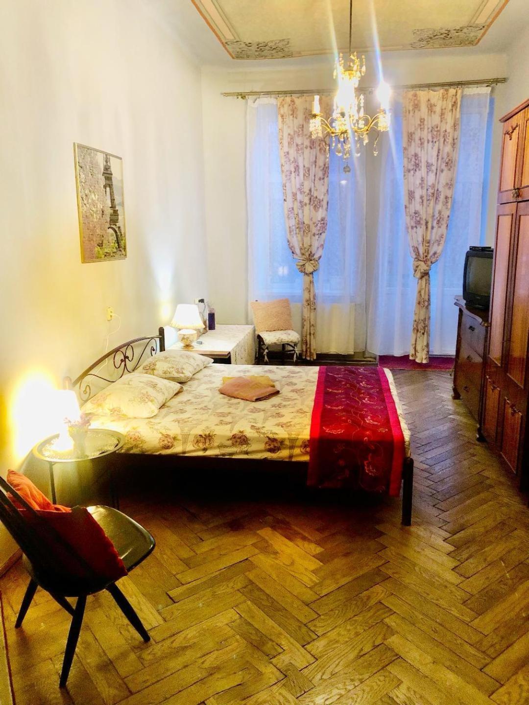 Vintage Apartment 2 Rooms With Balcony Leópolis Exterior foto